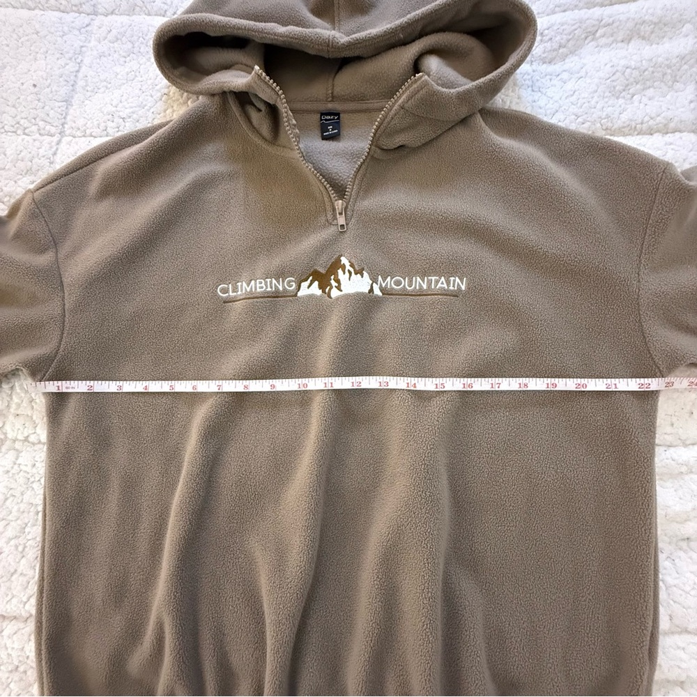 DAZY Climbing Mountain Women's Cozy Brown Fleece Pullover - Picture 6 of 8
